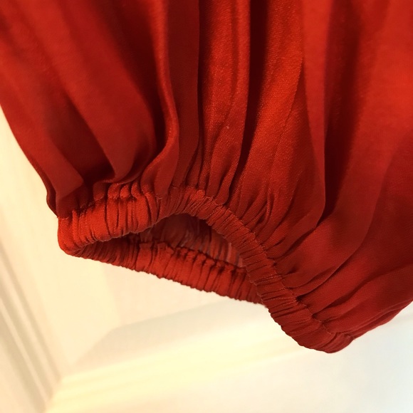 OVER 75% OFF NWT Banana Republic Blouse Size Medium - Picture 3 of 5